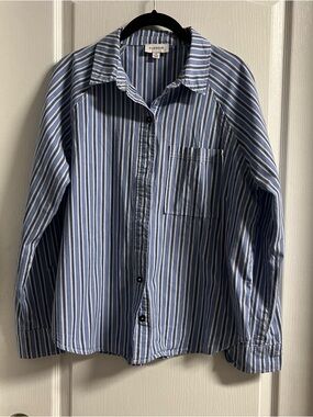 Evereve Blue & White Striped Button-Down Shirt